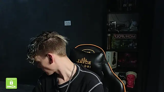 Keytaro online show from 11/25/25, 01:55