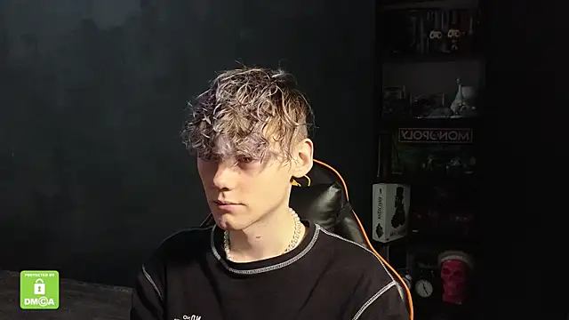 Keytaro online show from 11/23/25, 01:54