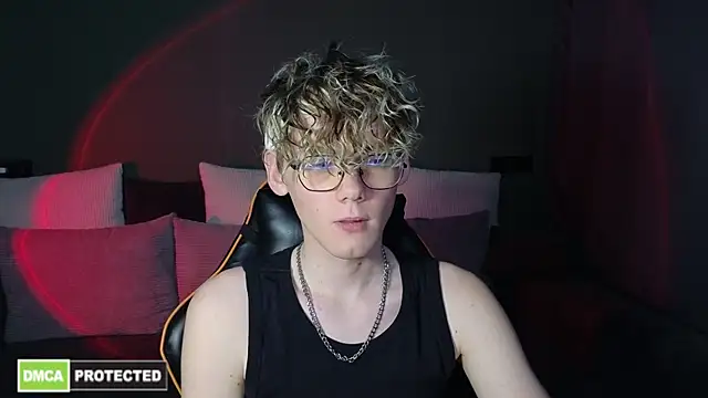 Keytaro online show from 04/11/26, 07:16