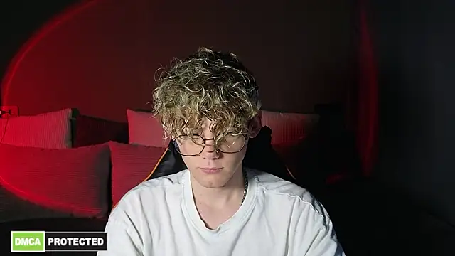 Keytaro online show from 03/25/26, 02:49