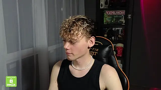 Keytaro online show from 10/22/25, 11:58