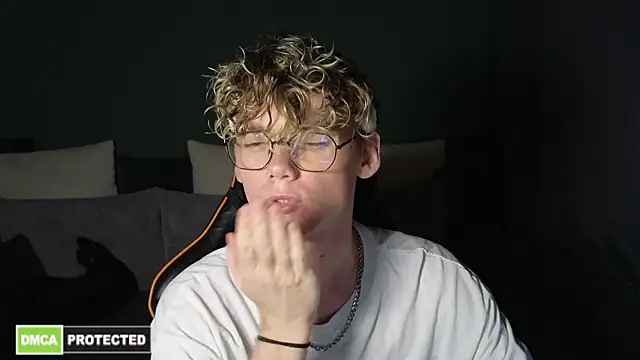 Keytaro online show from 04/14/26, 11:54