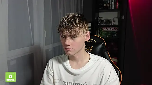 Keytaro online show from 10/26/25, 03:12