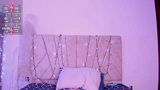 Snapshot of Kaela18 chatting on 12/19/24, 01:07 Kaela18 online show from 12/19/24, 01:07