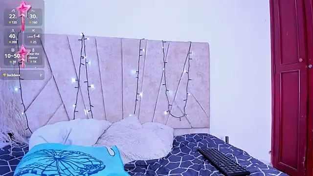 Snapshot of Kaela18 chatting on 12/26/24, 04:04 Kaela18 online show from 12/26/24, 04:04