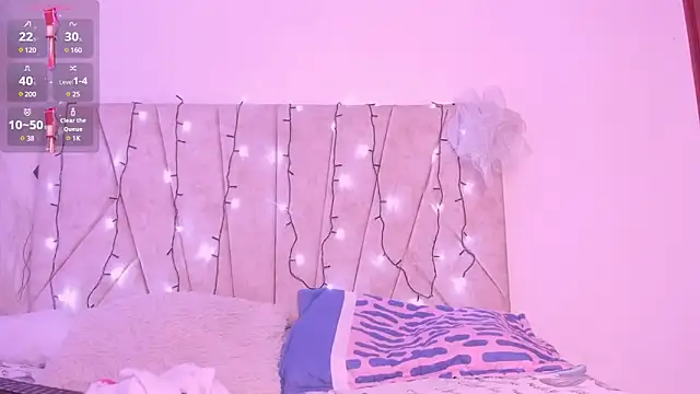 Snapshot of Kaela18 chatting on 12/07/24, 01:24 Kaela18 online show from 12/07/24, 01:24