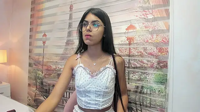Isa little4u online show from 10/17/25, 03:32