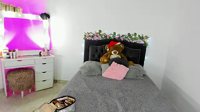 Snapshot of Celeste_silva chatting on 12/07/24, 02:58 Celeste silva online show from 12/07/24, 02:58