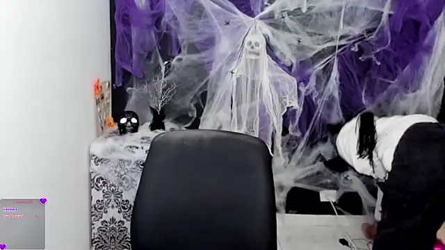 Marce 22 online show from 10/26/25, 09:04