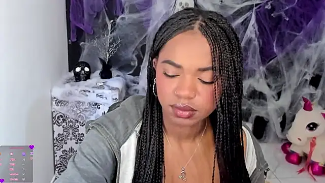 Marce 22 online show from 10/22/25, 03:44