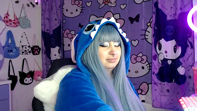 Snapshot of lussyevans24 chatting on 09/10/25, 06:12 lussyevans24 online show from 09/10/25, 06:12