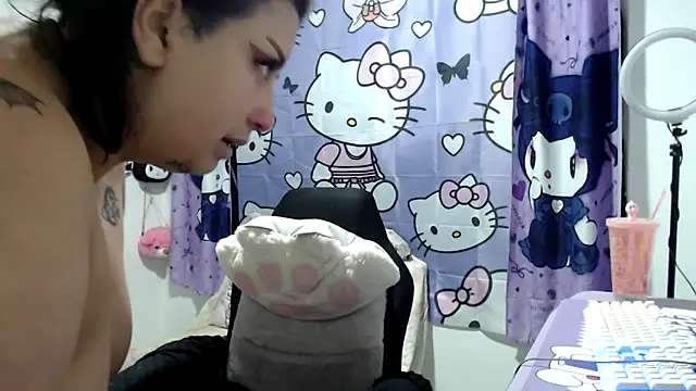 lussyevans24 online show from 11/18/25, 03:43