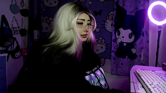 lussyevans24 online show from 03/23/26, 04:12