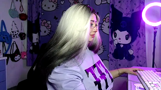 lussyevans24 online show from 03/17/26, 04:04