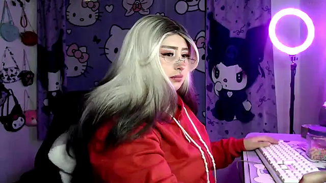 lussyevans24 online show from 03/28/26, 01:06