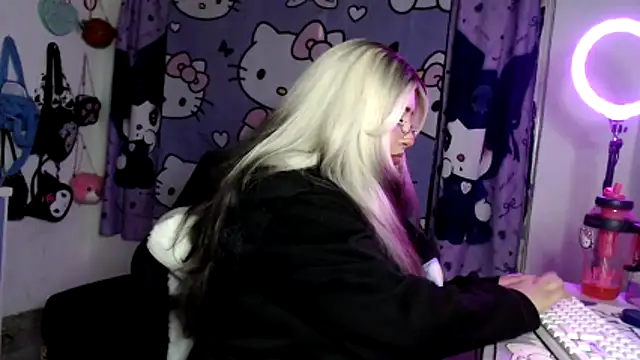 lussyevans24 online show from 04/16/26, 02:45