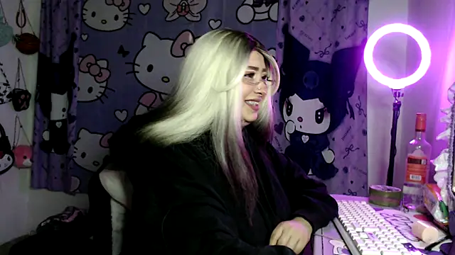 lussyevans24 online show from 04/10/26, 02:51