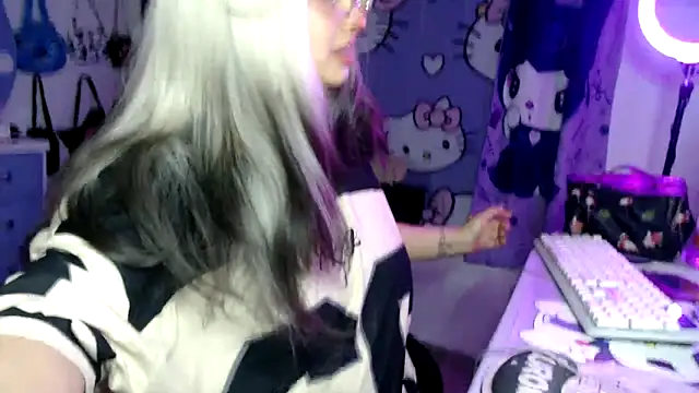 lussyevans24 online show from 02/26/26, 03:17