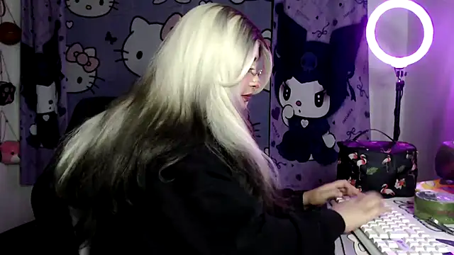 lussyevans24 online show from 04/01/26, 01:30