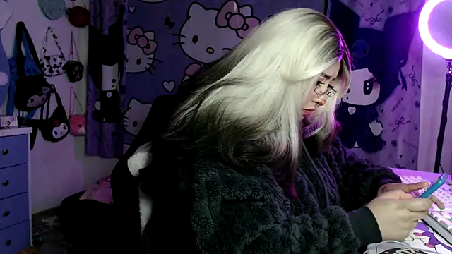 lussyevans24 online show from 03/25/26, 04:12