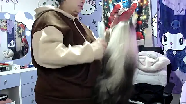 lussyevans24 online show from 12/23/25, 06:23