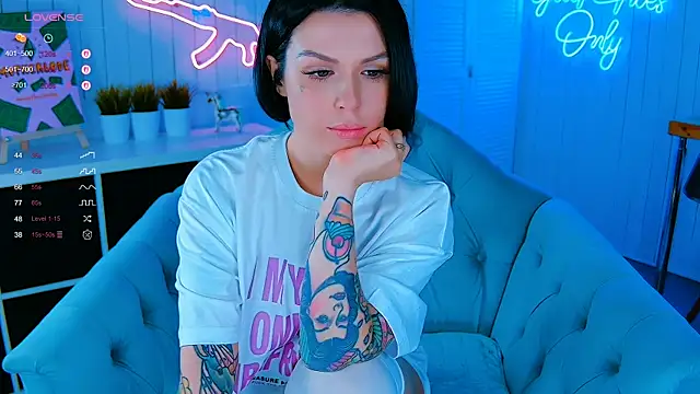 My toys pink online show from 11/21/25, 03:27