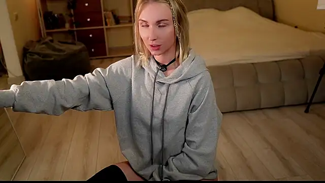 blondy room online show from 10/27/25, 05:03