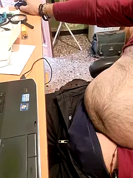 Snapshot of Escondido52 chatting on 02/05/25, 11:12 Escondido52 online show from 02/05/25, 11:12