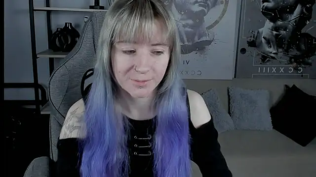 LexiWenford online show from 10/31/25, 03:03