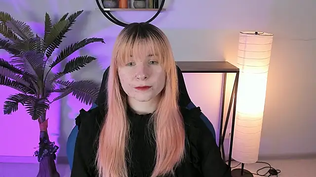 LexiWenford online show from 02/24/25, 09:00