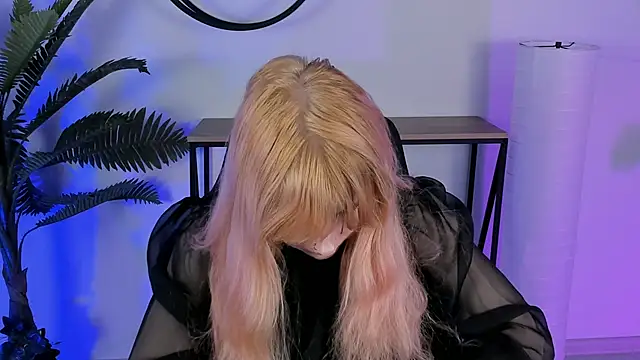 LexiWenford online show from 03/05/25, 06:12