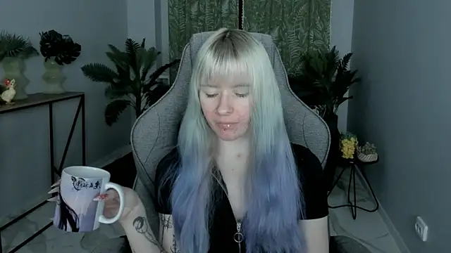 LexiWenford online show from 11/13/25, 03:10