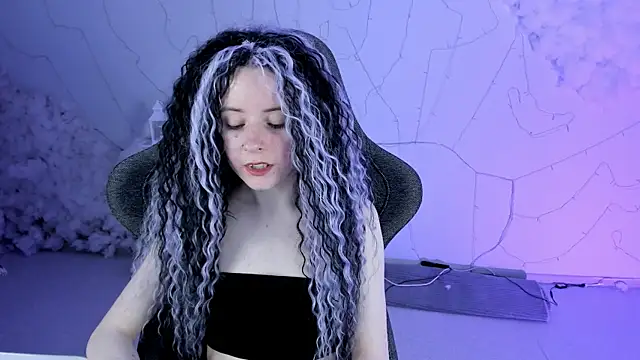 LexiWenford online show from 03/18/25, 05:56