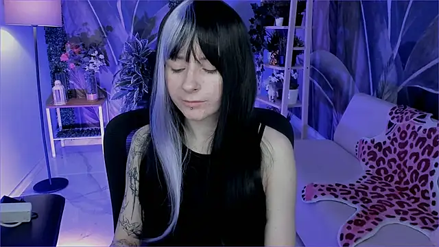 LexiWenford online show from 11/26/25, 03:39