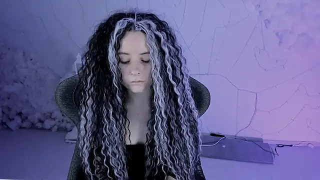 LexiWenford online show from 03/18/25, 02:51