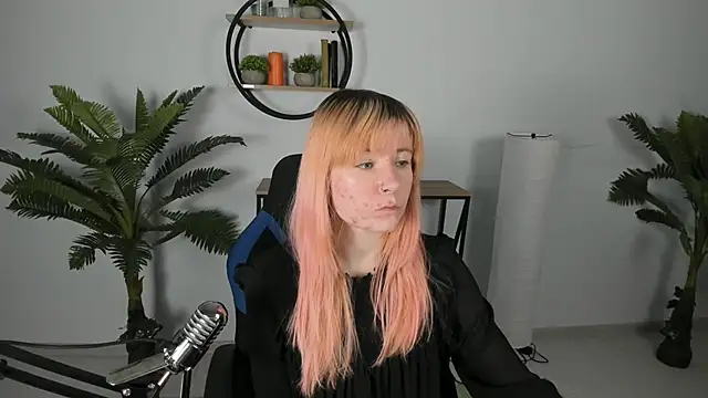 LexiWenford online show from 02/24/25, 02:51