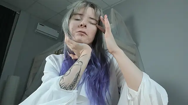 LexiWenford online show from 10/30/25, 02:43