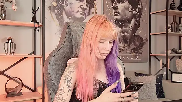 Snapshot of LexiWenford chatting on 07/13/26, 03:39 LexiWenford online show from 07/13/26, 03:39