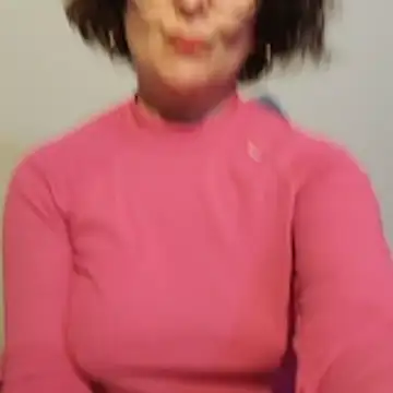 Snapshot of Viola8p chatting on 11/23/25, 03:44 Viola8p online show from 11/23/25, 03:44