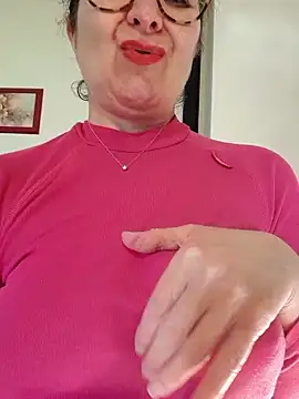 Snapshot of Viola8p chatting on 01/06/26, 01:59 Viola8p online show from 01/06/26, 01:59