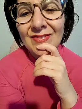 Snapshot of Viola8p chatting on 10/27/25, 07:42 Viola8p online show from 10/27/25, 07:42