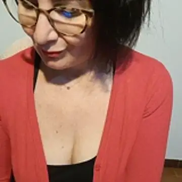 Snapshot of Viola8p chatting on 11/10/25, 04:12 Viola8p online show from 11/10/25, 04:12