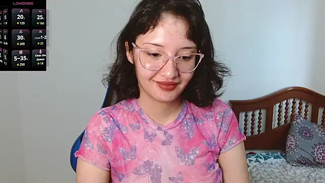 Snapshot of alexaa08 chatting on 11/14/25, 01:15 alexaa08 online show from 11/14/25, 01:15