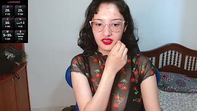 Snapshot of alexaa08 chatting on 11/07/25, 01:15 alexaa08 online show from 11/07/25, 01:15