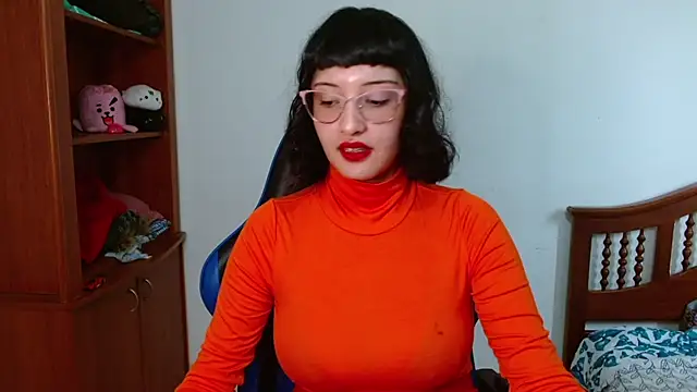 Snapshot of alexaa08 chatting on 10/31/25, 12:46 alexaa08 online show from 10/31/25, 12:46