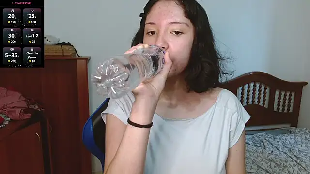 Snapshot of alexaa08 chatting on 11/25/25, 01:11 alexaa08 online show from 11/25/25, 01:11