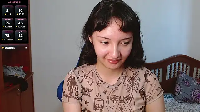 Snapshot of alexaa08 chatting on 11/13/25, 12:53 alexaa08 online show from 11/13/25, 12:53