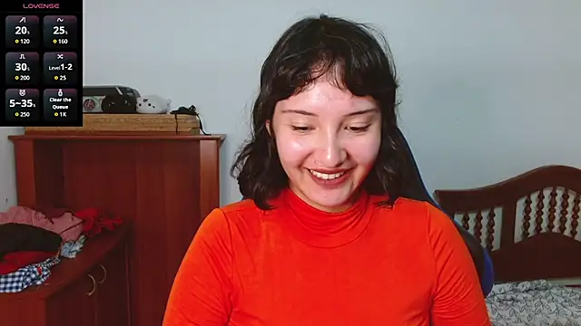 Snapshot of alexaa08 chatting on 11/19/25, 10:10 alexaa08 online show from 11/19/25, 10:10