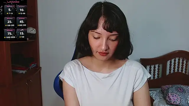 Snapshot of alexaa08 chatting on 10/10/25, 01:23 alexaa08 online show from 10/10/25, 01:23