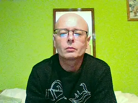 Tiger202441 online show from 12/17/25, 08:36